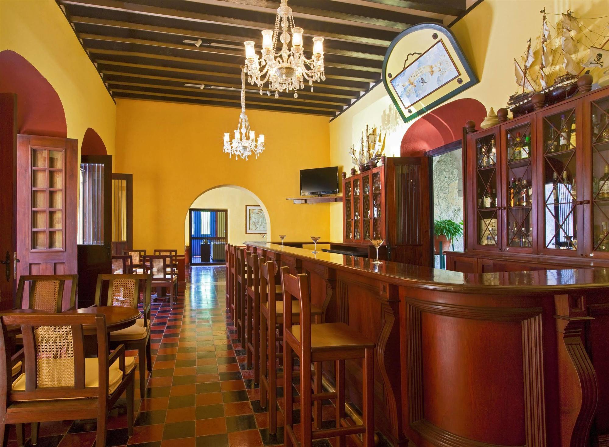 Hacienda Campeche Hotel Restaurant photo